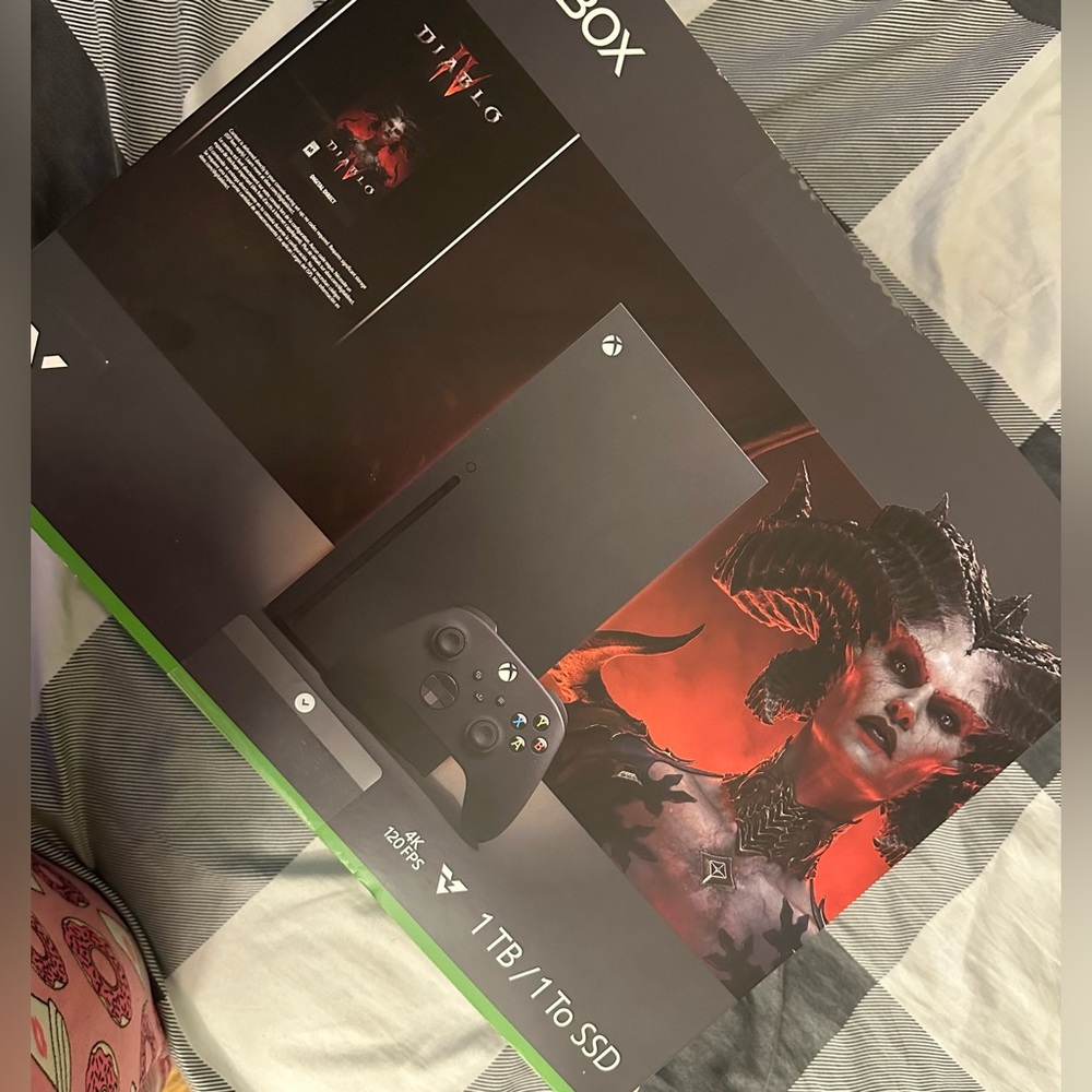 XBOX SERIES X and XBOX normal - Picture 2 of 5